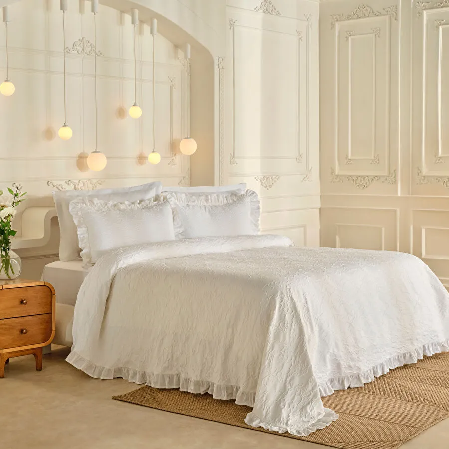 WHITE COLL TYRA WHITE DOUBLE BED COVER