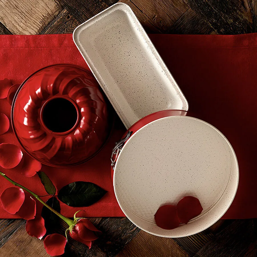 [153.03.06.1597] KARACA RETRO 3-PIECE CAKE SET RED