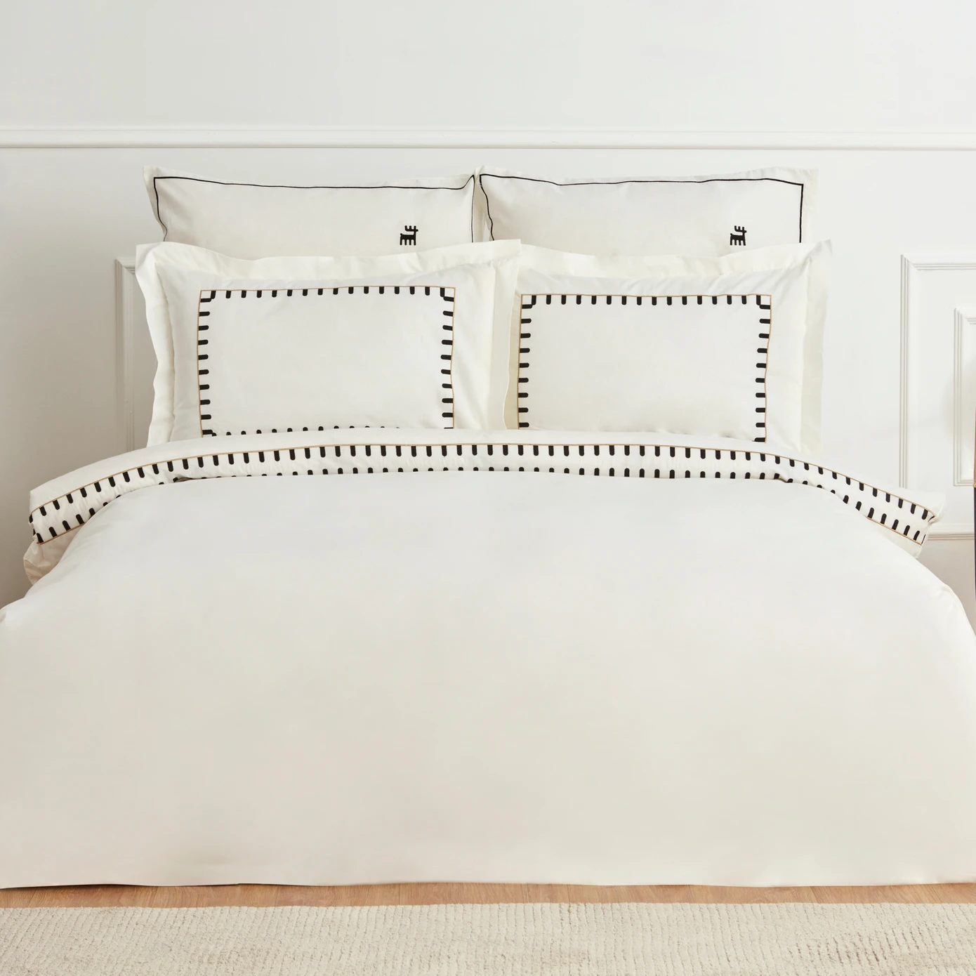 CORE DOUBLE EMBROIDERED NEV TKM 50.YEAR