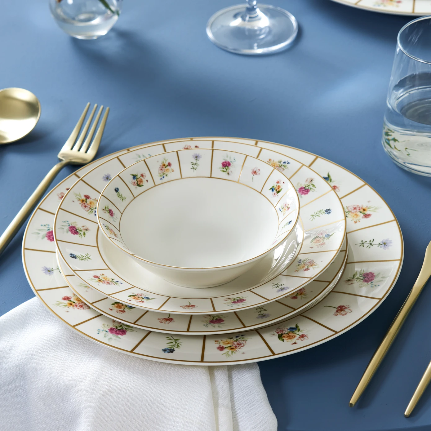 KARACA EMILY 24 PIECES PORCELAIN DINNER SET FOR 6 PEOPLE