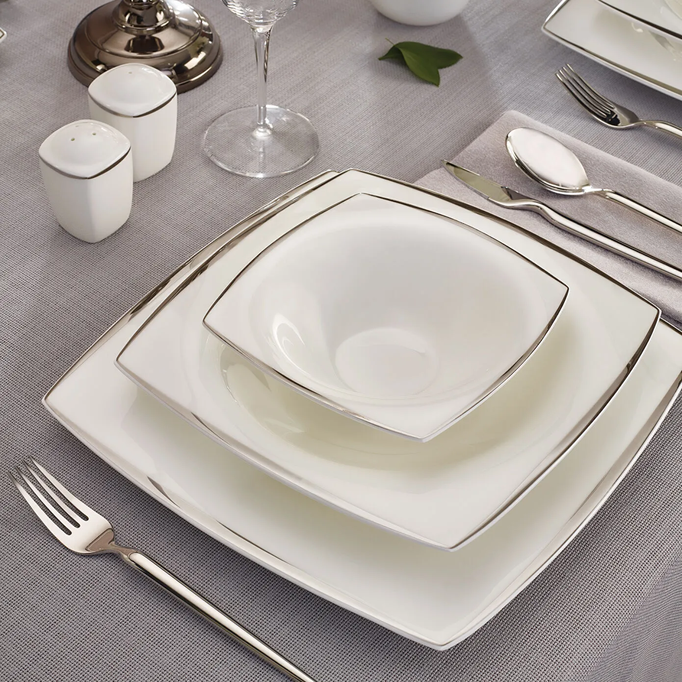 KARACA FINE PEARL AGATE PLATINUM 62 PIECE YMT SQUARE