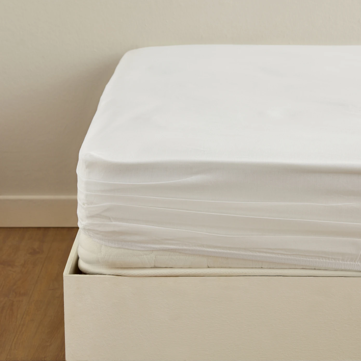 KH WHITE RNF 160*200+30 FITTED CARSAF CIFT KS