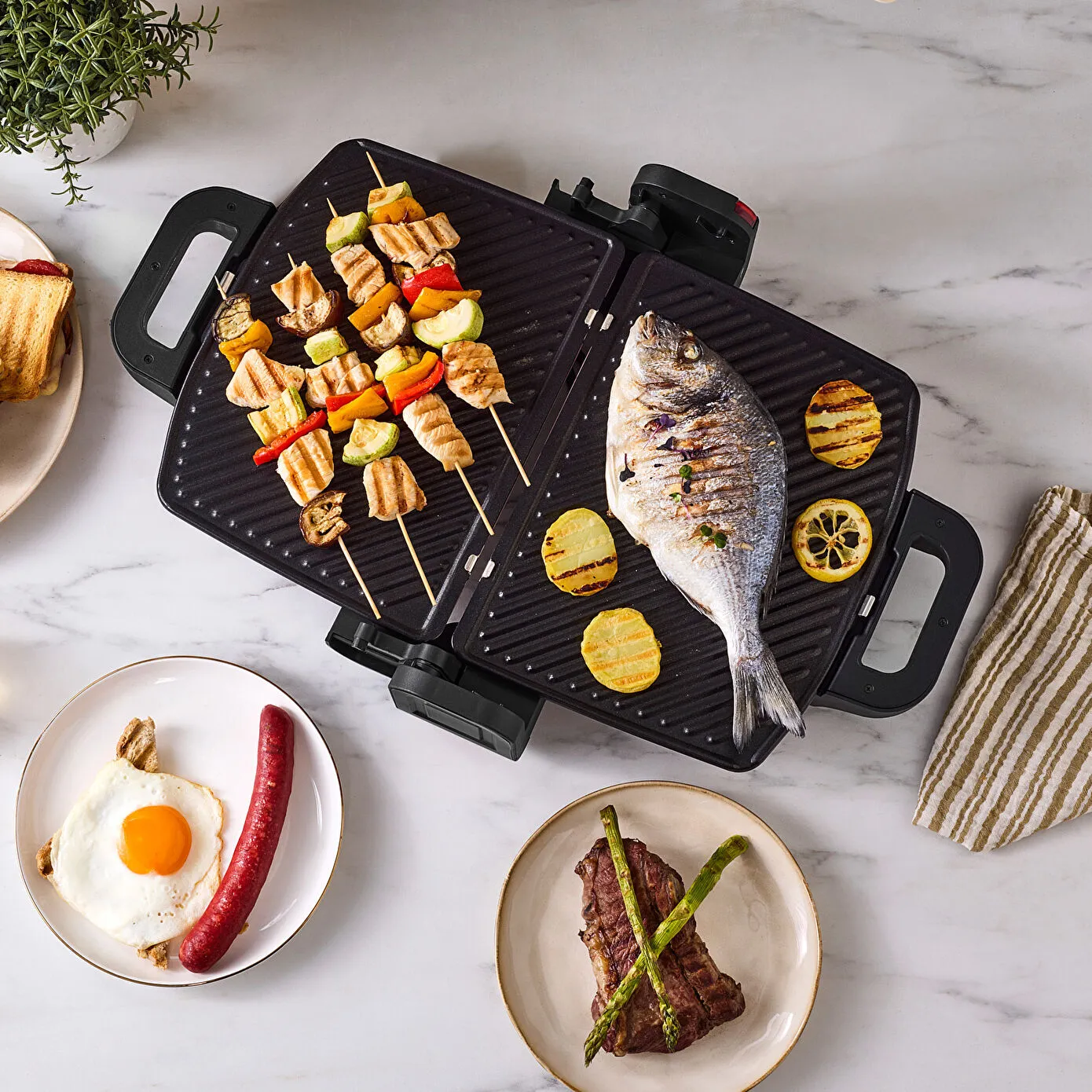 Karaca Future Toaster Shiny Black 4 Slice Capacity