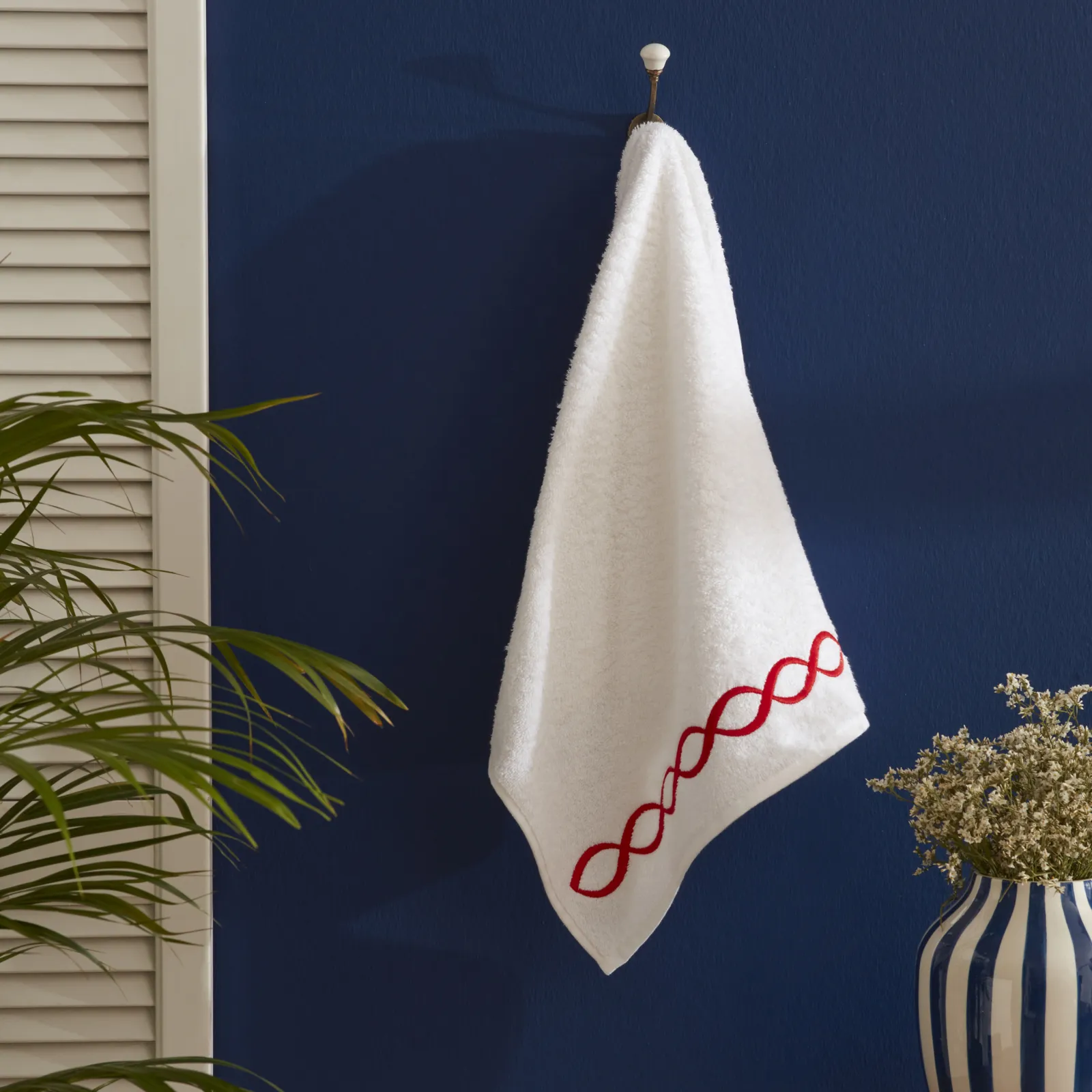 NAU BILLOW RED HAND TOWEL 30X50