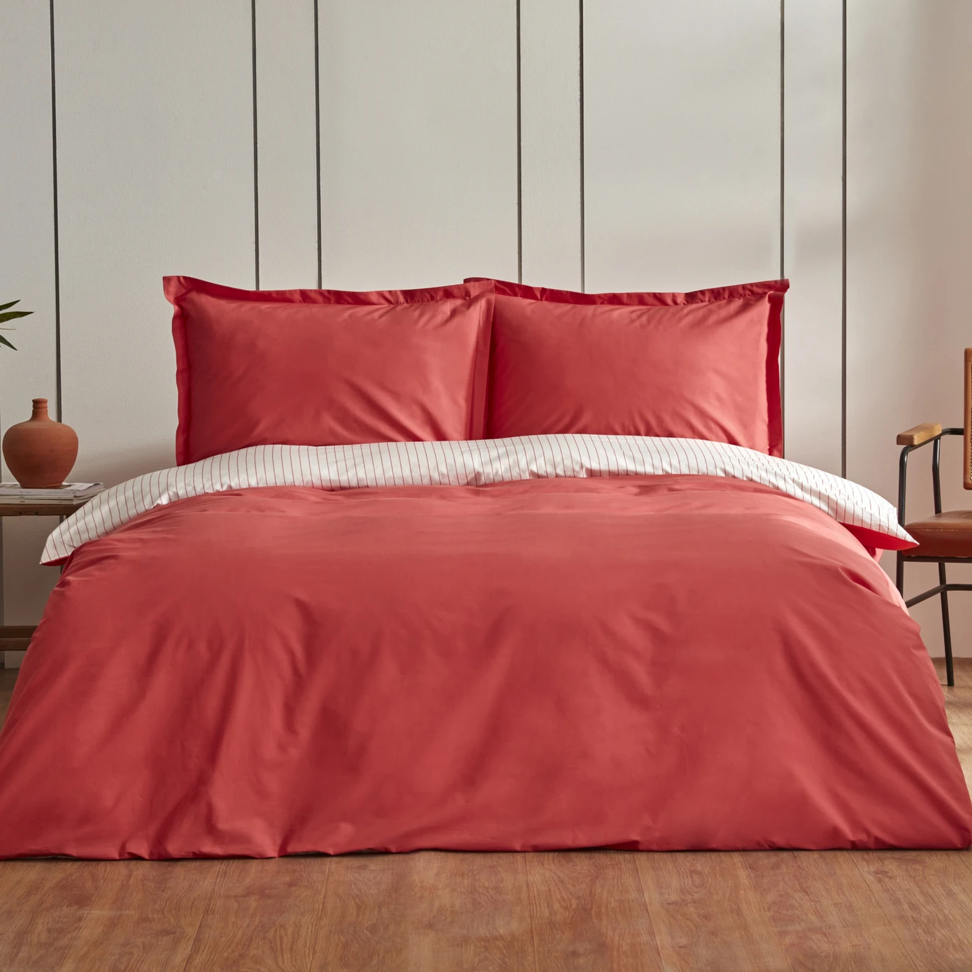 [200.22.14.0331] COOL TOUCH STRIPE RED DOUBLE DUVET COVER SET
