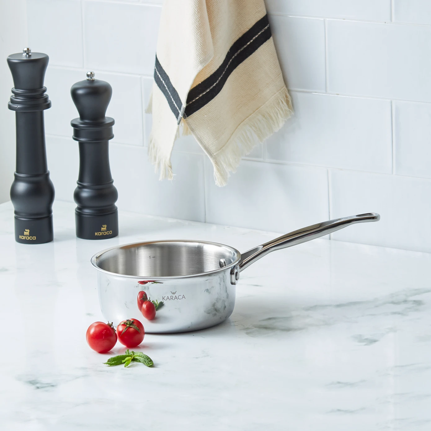 [153.03.08.1831] KARACA 3PLY POWER STEEL 316+ 16 CM MILK JOKER 1.4 LT WITH COMB