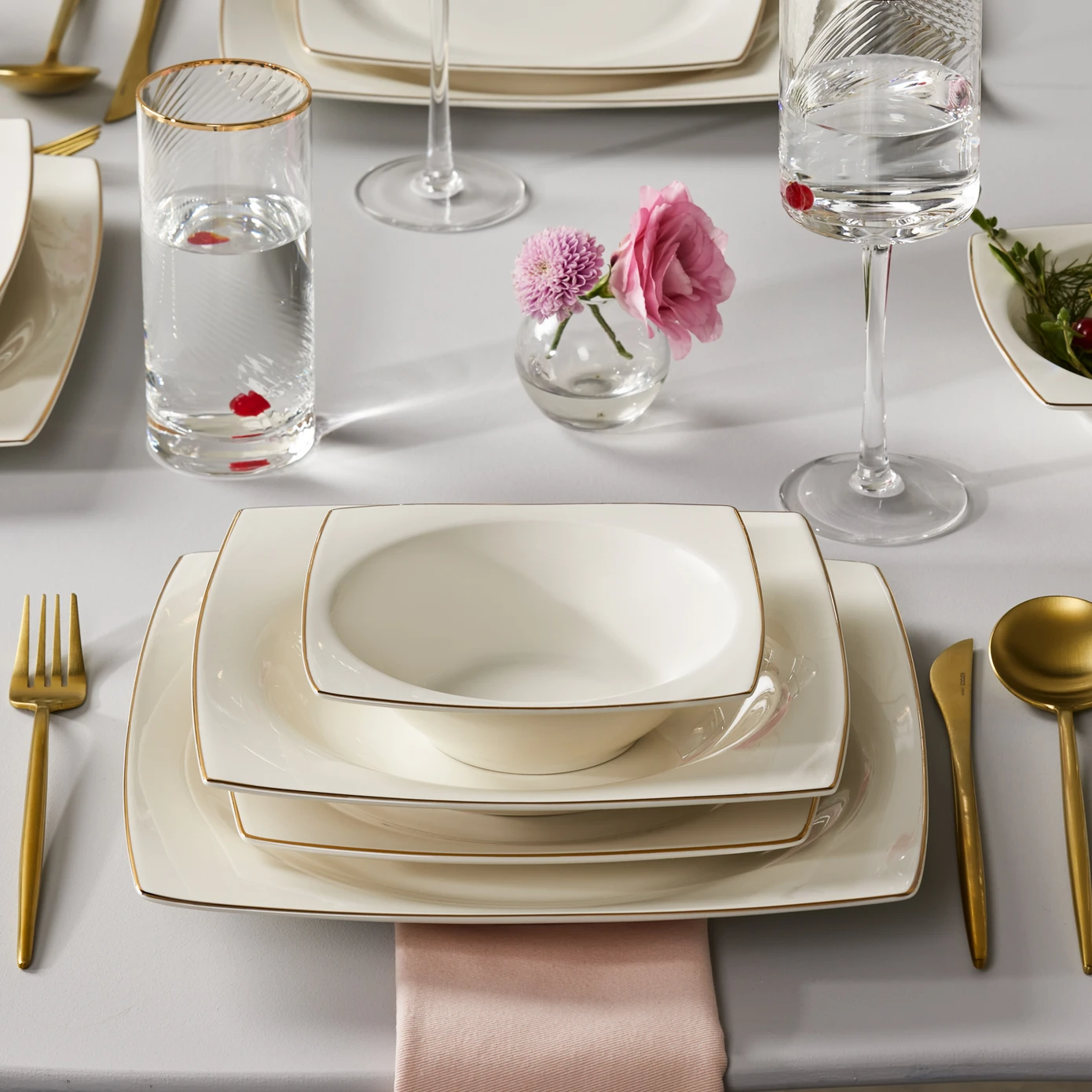 [153.09.01.0925] KARACA BLAINE GOLD 24 PIECES SQUARE DINNER SET FOR 6 PEOPLE