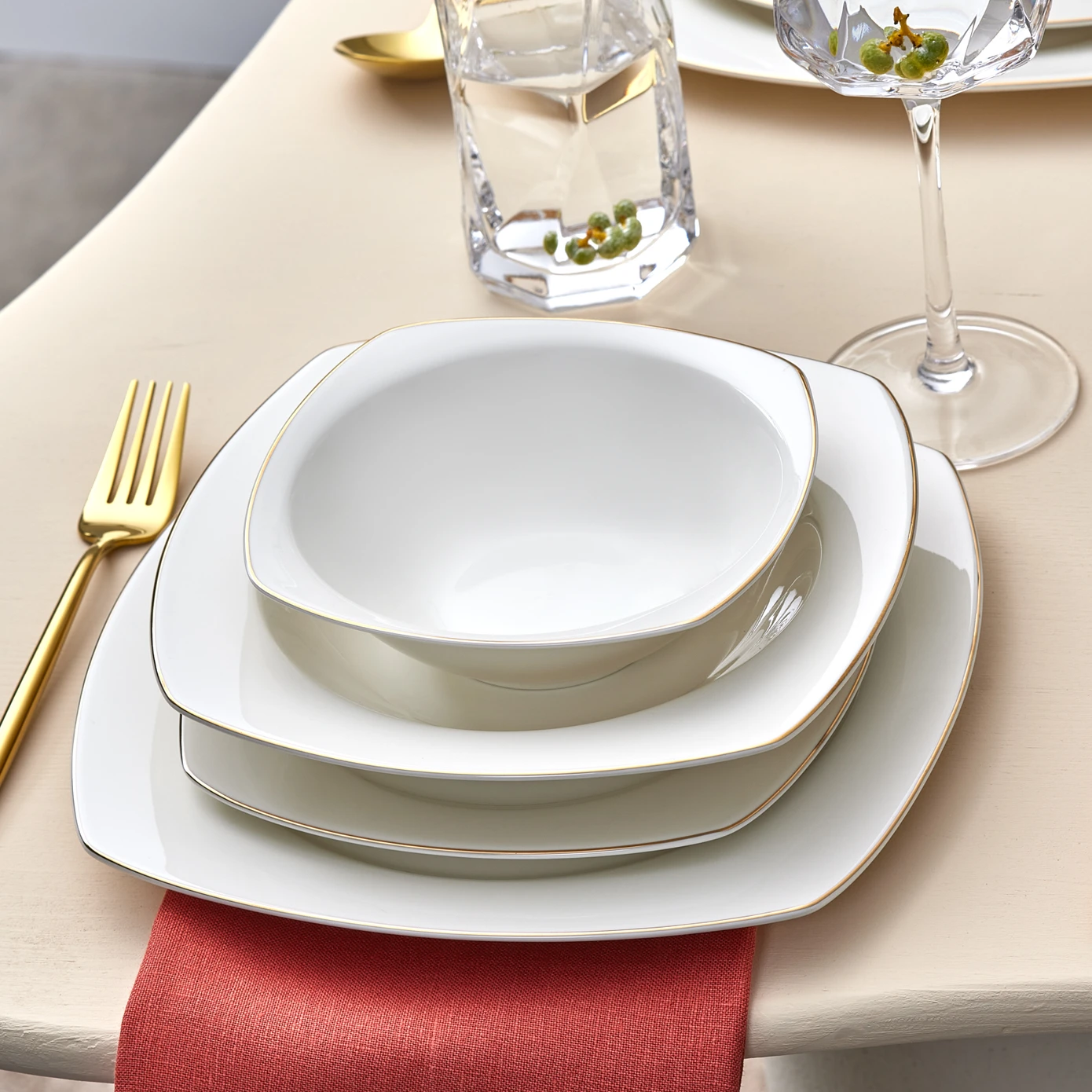 [153.09.01.0923] KARACA MANE GOLD 24 PIECES HALF SQUARE YMT FOR 6 PEOPLE