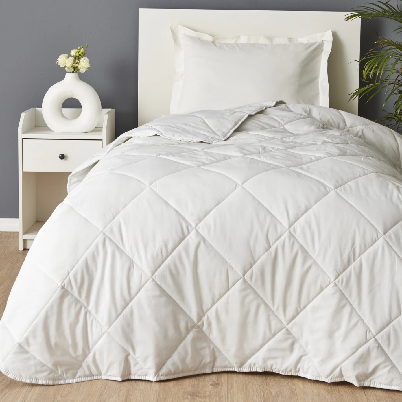 [200.22.02.0046] MICROFIBER WINTER SINGLE KS QUILT 155X215/300